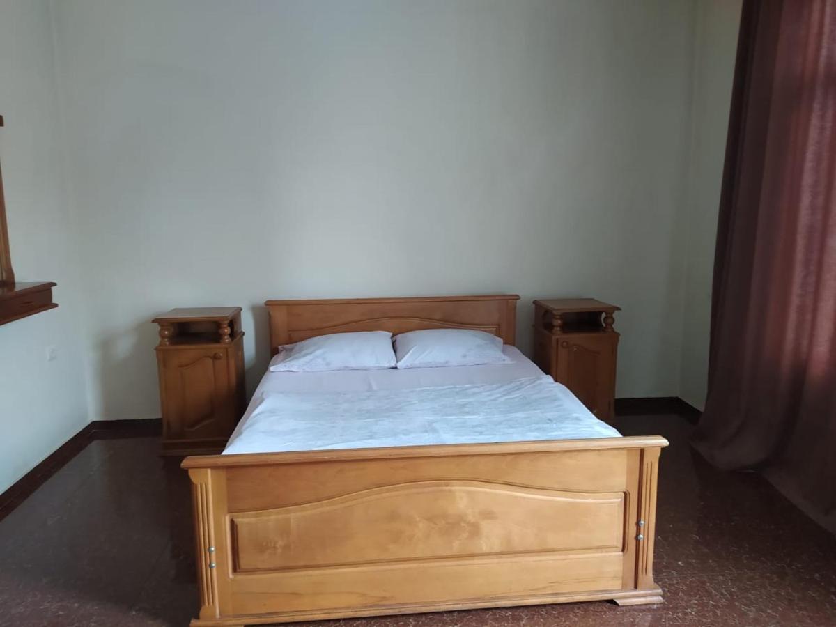 Hotel Ni&La Батуми Екстериор снимка