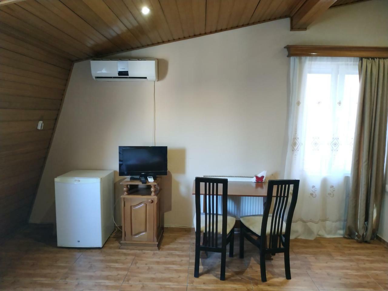 Hotel Ni&La Батуми Стая снимка